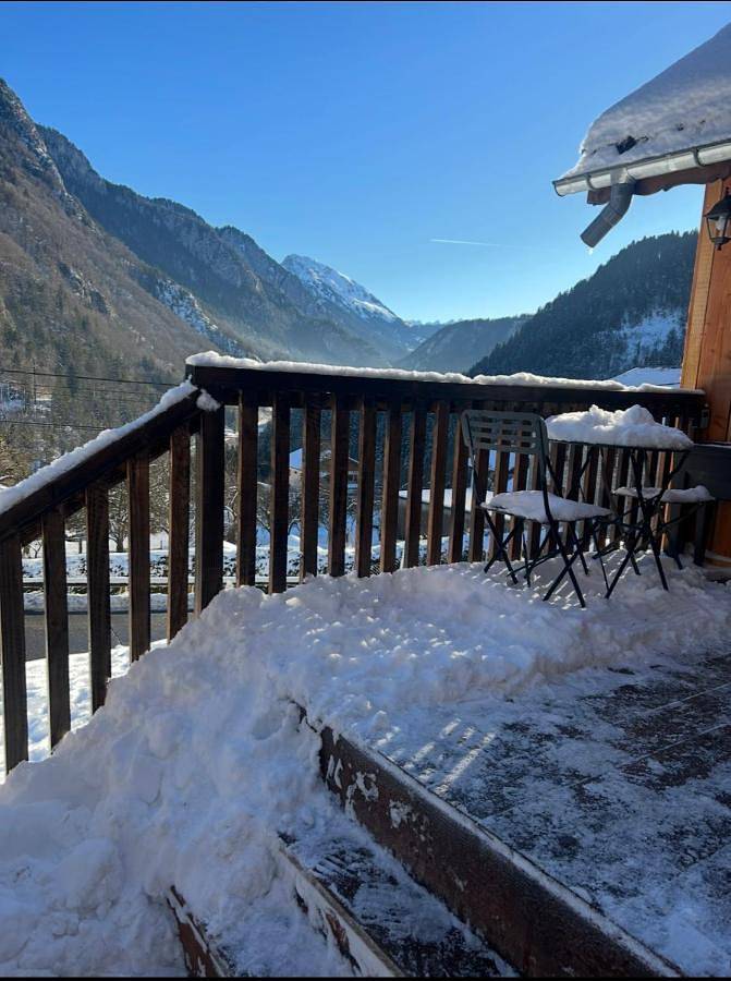 Gîte pour 4 personnes, avec vue et terrasse, animaux acceptés à Bonnevaux - 2