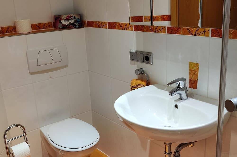 Ganze Wohnung, Modernes großzügiges Appartement mit Fußbodenheizung und Balkon in Oberschwarzach, Fränkisches Weinland