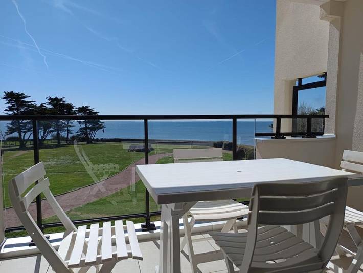 Gîte pour 3 personnes, avec vue et jardin dans Plage de La Birochère