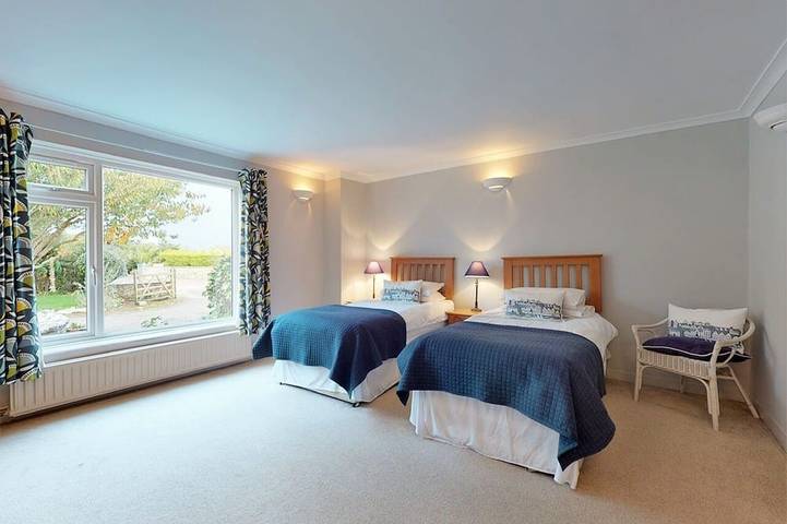 Entire apartment, Private indoor heated pool, sauna + snooker room next to Jurassic. Coastal Path in Swanage, Dorset