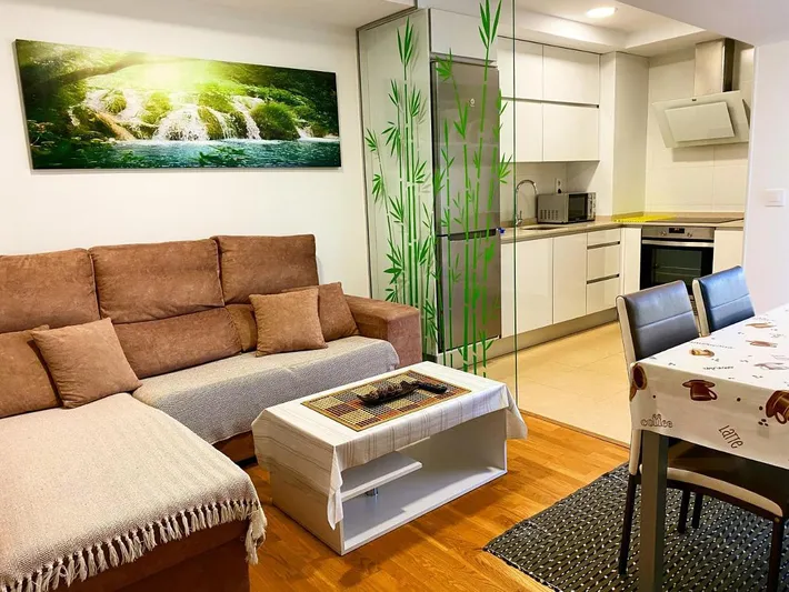 Apartamento de vacaciones para 6 personas, con jardín y vistas - 1