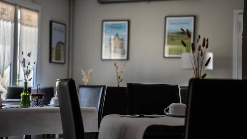 Hôtel pour 2 personnes, avec piscine et vue ainsi que bassin pour enfant et jardin, animaux acceptés à Montagny-lès-Beaune - 4