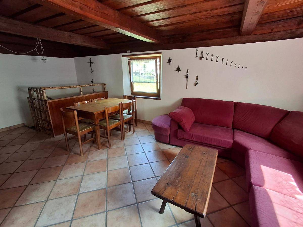 Three-Bedroom House in Niva (Vallemaggia), Campo