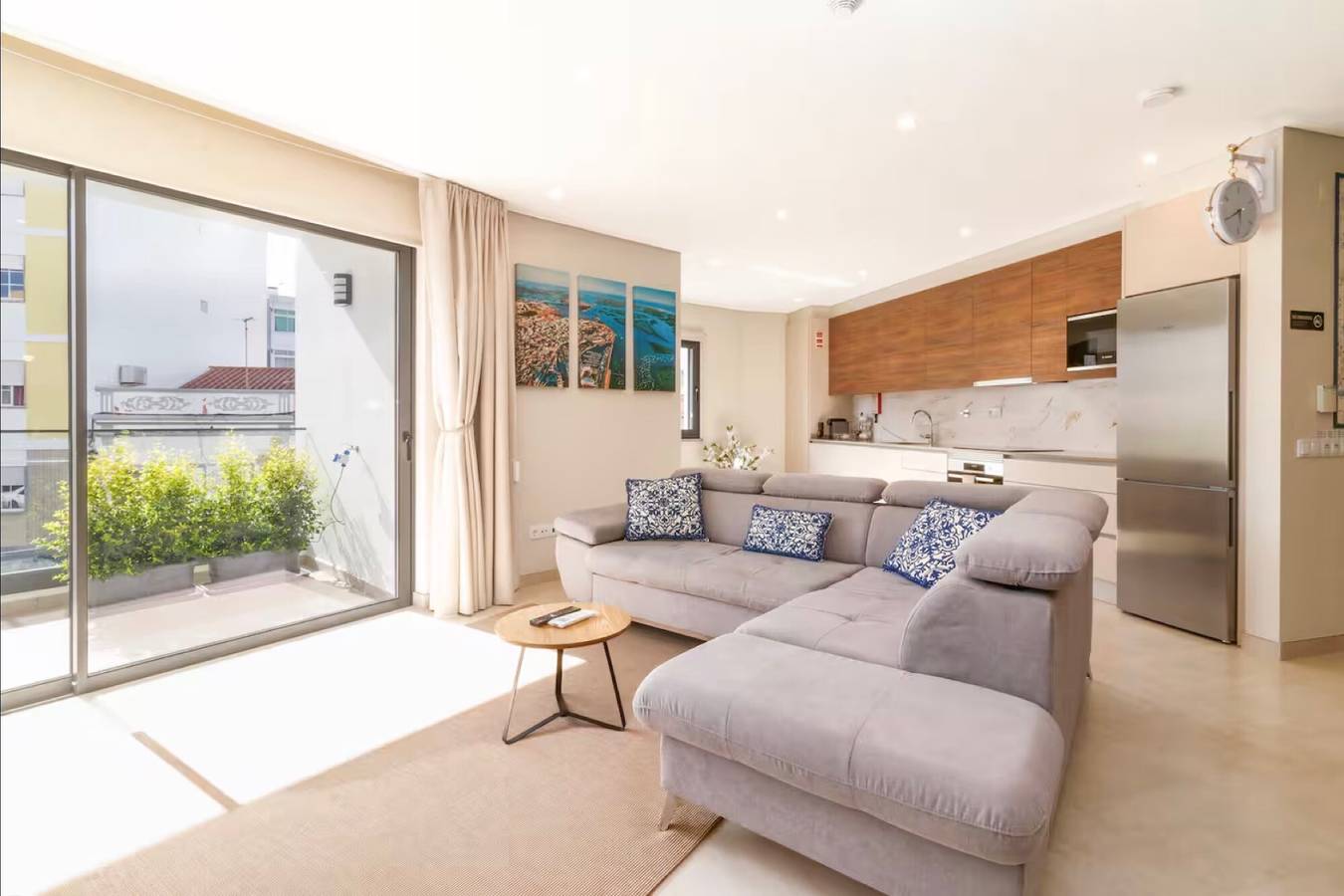 Modernes Apartment im Zentrum von Faro mit Parkplatz, Balkon und Fahrrädern in Faro, Parque Natural da Ria Formosa