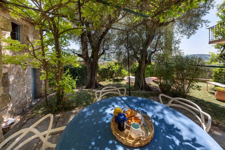 Villa für 8 Personen, mit Terrasse und Garten - 1