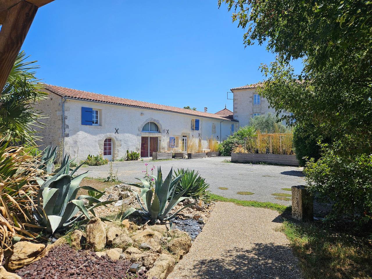 Gîte Les Kiwis in Gémozac, Région de Saintes