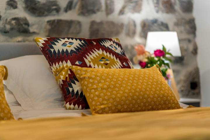 Vacation rental for 2 people, with yard, kid friendly in Southern France