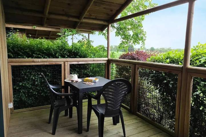 Gîte pour 4 personnes, avec terrasse et piscine, animaux acceptés