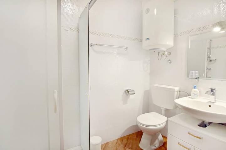 Apartamento entero, Villa Alpa, alojamiento en Punta-Umag, aire acondicionado, WiFi in Umag Riviera, Umag