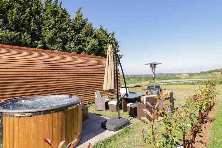 Cottage for 6 people, with hot tub and garden, with pets - 1