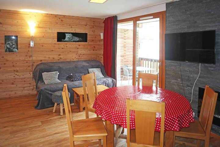 Gîte pour 8 personnes, avec balcon et piscine à Les Orres
