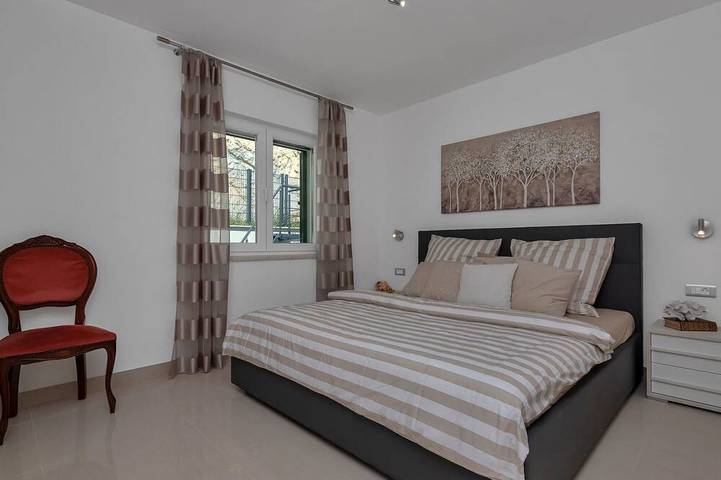 Finca für 8 Personen, mit Balkon und Garten sowie Pool in Dalmatien - 3