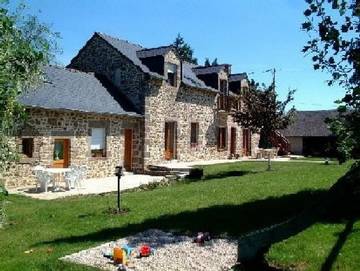 Chambre d’hôte pour 4 personnes, avec jardin dans Mayenne