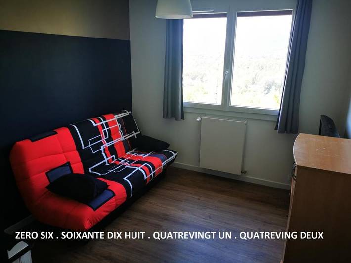 Gîte pour 2 personnes, avec vue dans Patinoire Jean Regis