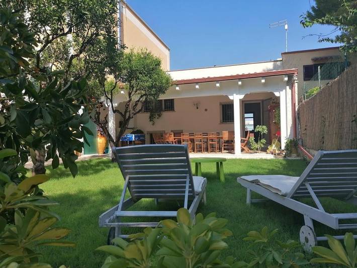 Casa vacanza per 6 persone, con Terrazza e Giardino a Taranto