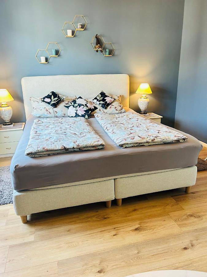 Ferienwohnung für 2 Personen, mit Balkon und Ausblick in Bannewitz