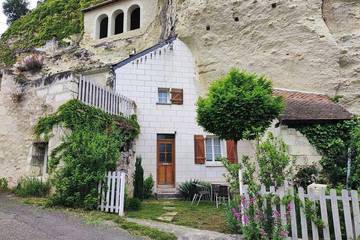 Gîte pour 5 personnes, avec terrasse à Bourré