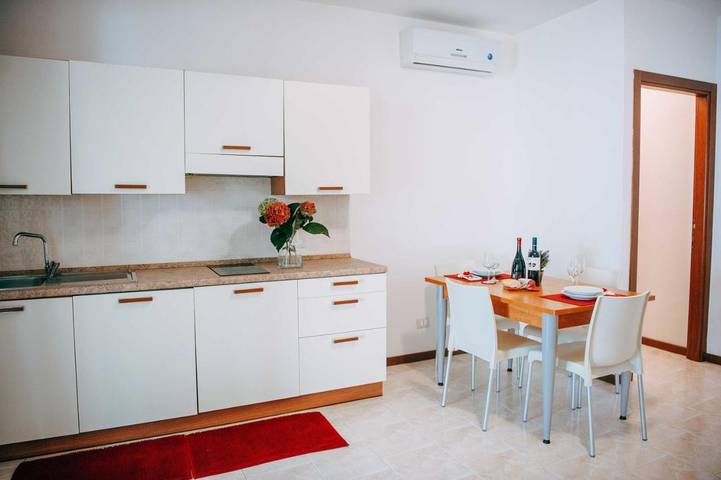 Camping pour 4 personnes, avec jardin ainsi que bassin pour enfant et piscine à Peschiera del Garda - 3