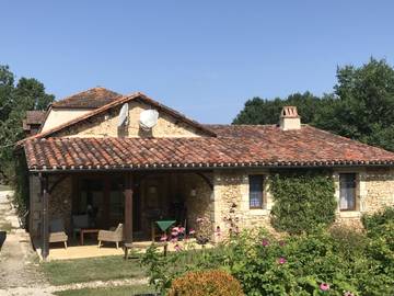 Vacation Rental for 6 Guests in Issac, Dordogne, Picture 4