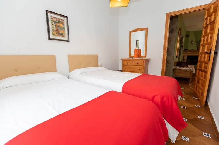 Jurinea house with private pool in Torres (Jaén), Sierras Subbéticas