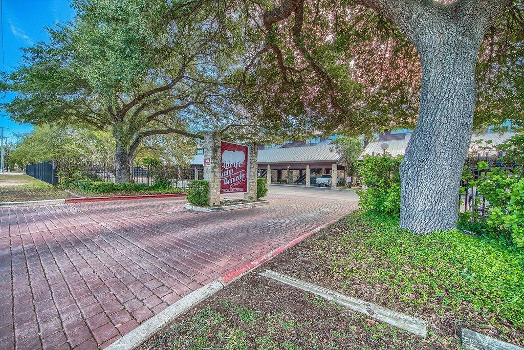 Ganze Wohnung, The Float Inn 3! Across from Schlitterbahn! Walk to Downtown New Braunfels! in New Braunfels, Comal County