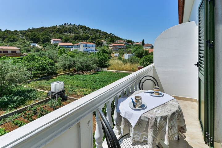 Ferienwohnung für 2 Personen, mit Balkon/Terrasse in Tkon