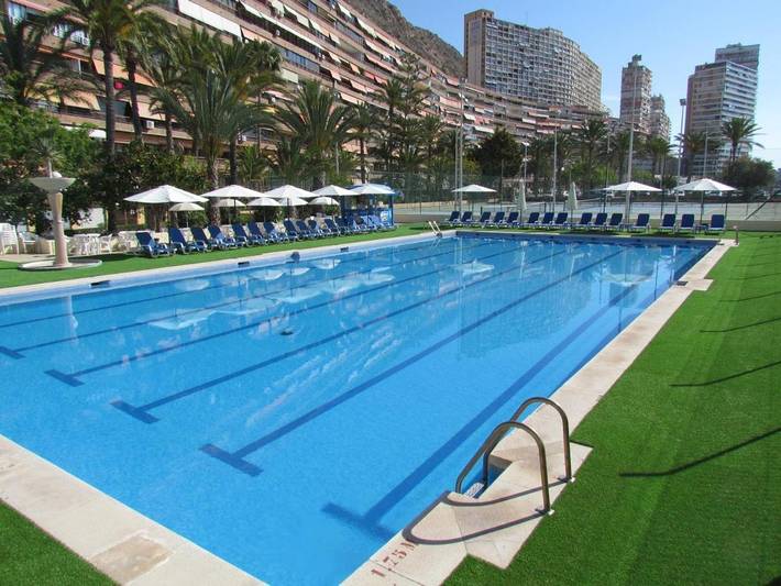 Hotel para 3 pessoas, com varanda e piscina em Alicante