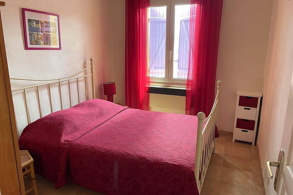 Air-conditioned house with swimming pool, heart of the Luberon 5 people in Saint-Saturnin-lès-Apt, Parc naturel régional du Luberon