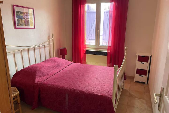 Air-conditioned house with swimming pool, heart of the Luberon 5 people in Saint-Saturnin-lès-Apt, Parc naturel régional du Luberon