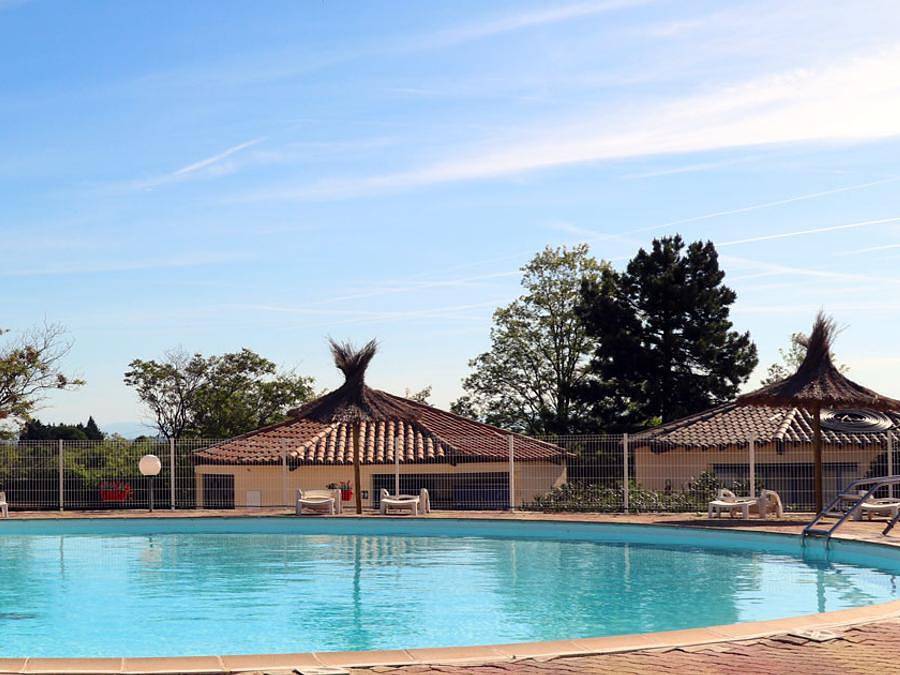 Camping Carrefour De L'Ardèche - Mobilhome 4 personnes - Mobil Home 24 a 26 m2, 2 chambres in Saint-Remèze, Privas