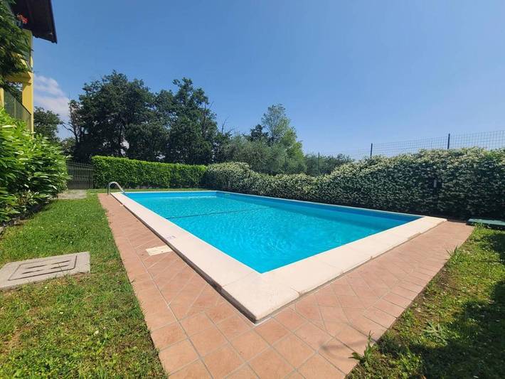 Gîte pour 4 personnes, avec terrasse et piscine à Lonato del Garda - 3