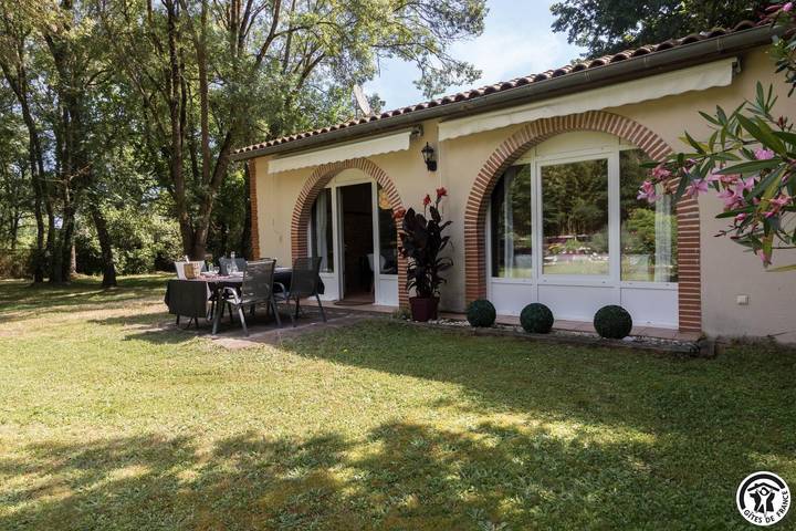 Gîte pour 4 personnes, avec Terrasse et Jardin