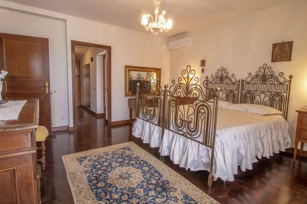 Villa Carolina in Sutri, Viterbo Provinz