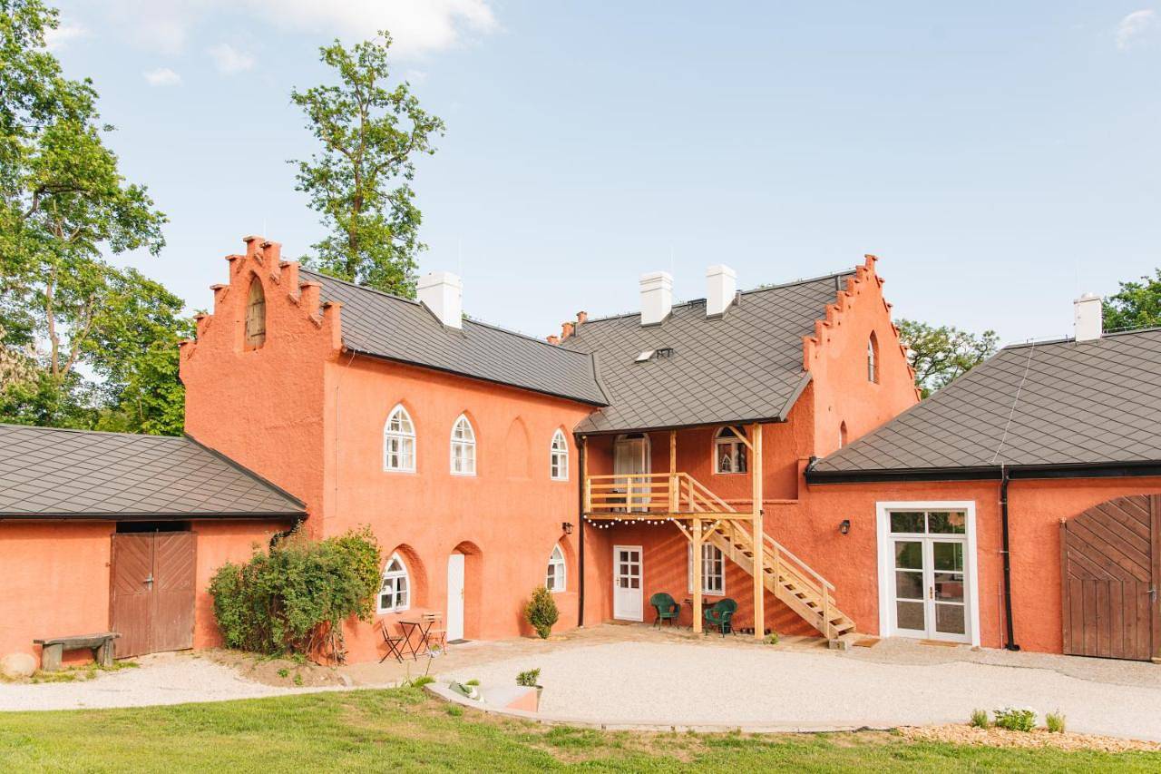 Zámecká Stodola - Červený Hrádek u Sedlčan in Région de Příbram