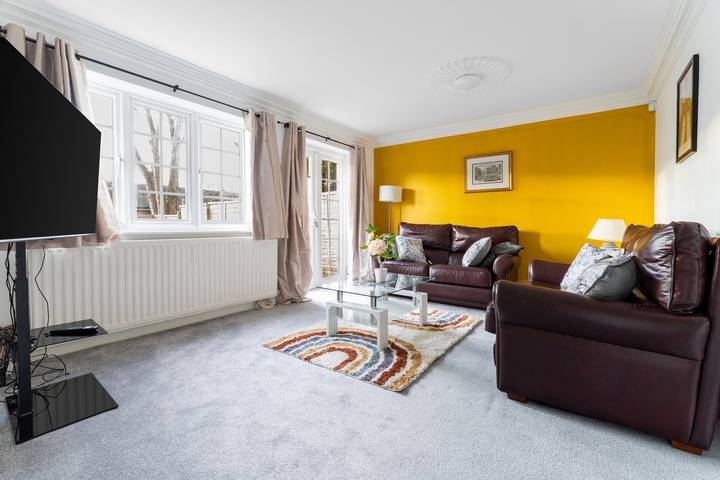 Location de vacances pour 8 personnes, avec Terrasse et Jardin dans Borough londonien de Croydon