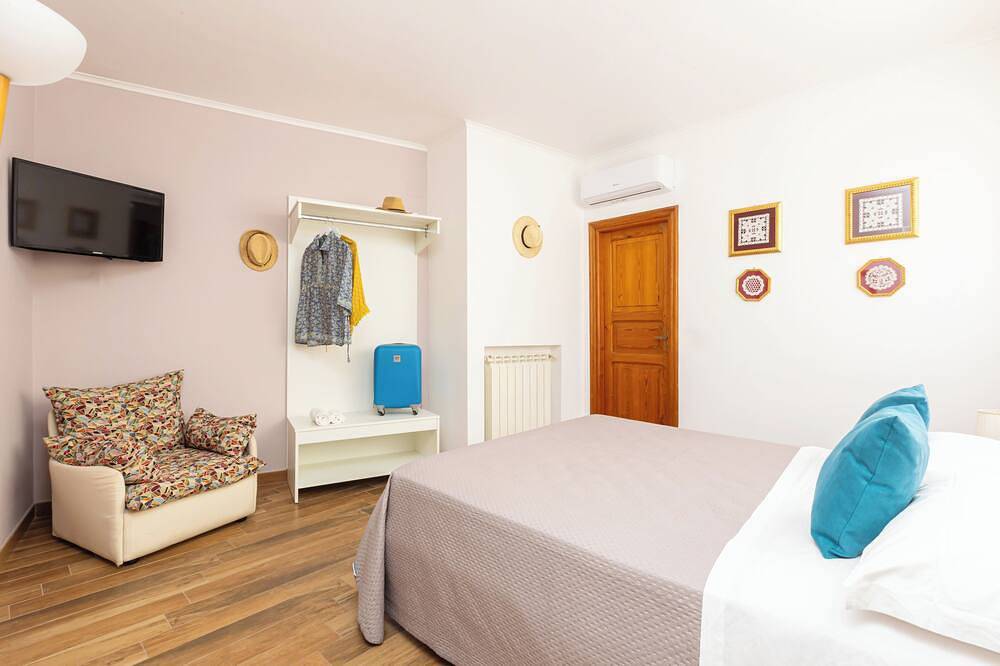 Freistehendes Haus, nur wenige Schritte vom Meer entfernt in Meta, Neapel Provinz