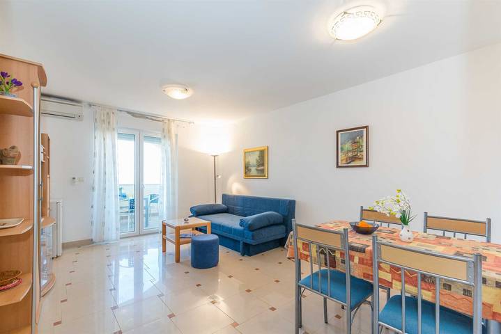 Gîte pour 4 personnes, avec balcon/terrasse et balcon dans Vir - 4