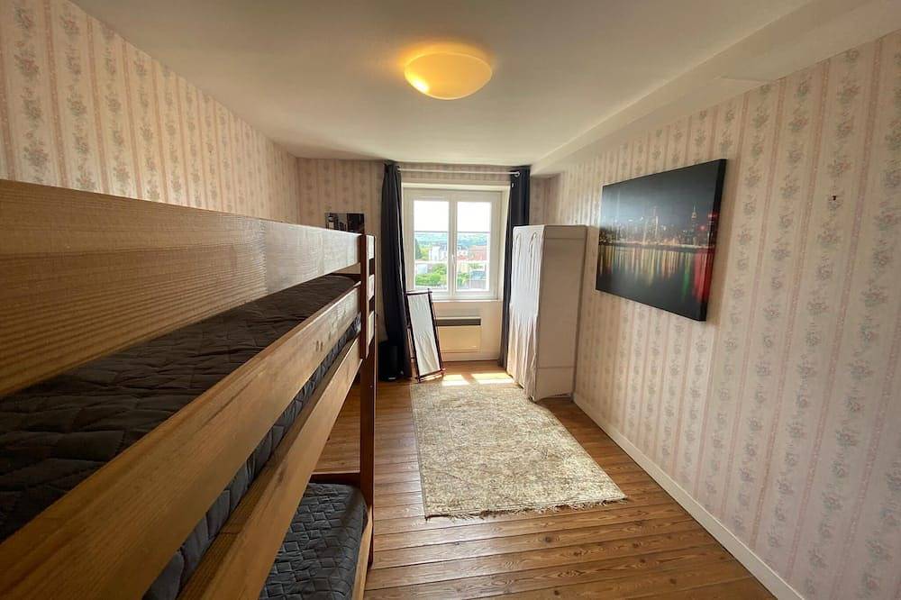 Gite 5 minutes from Puy du Fou in Les Epesses, La Roche-sur-Yon region