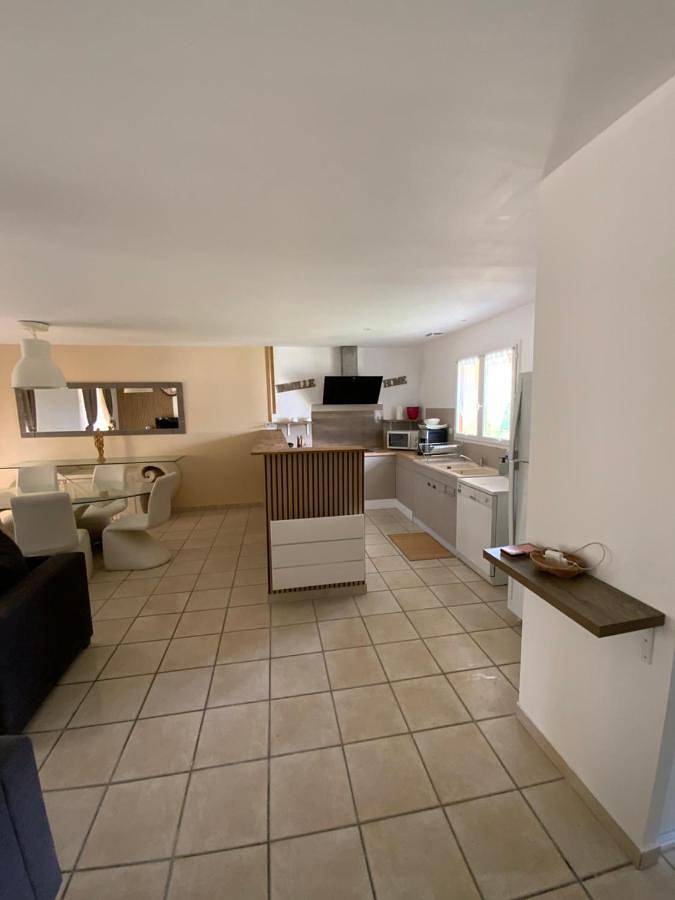 Location de vacances pour 6 personnes, avec Terrasse et Jardin à Yvrac
