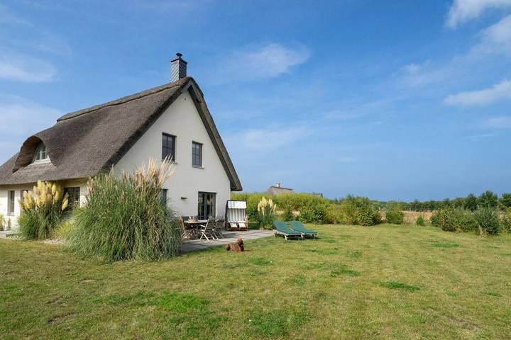 Ferienhaus für 6 Personen, mit Terrasse und Sauna sowie Garten, mit Haustier in Kalkhorst