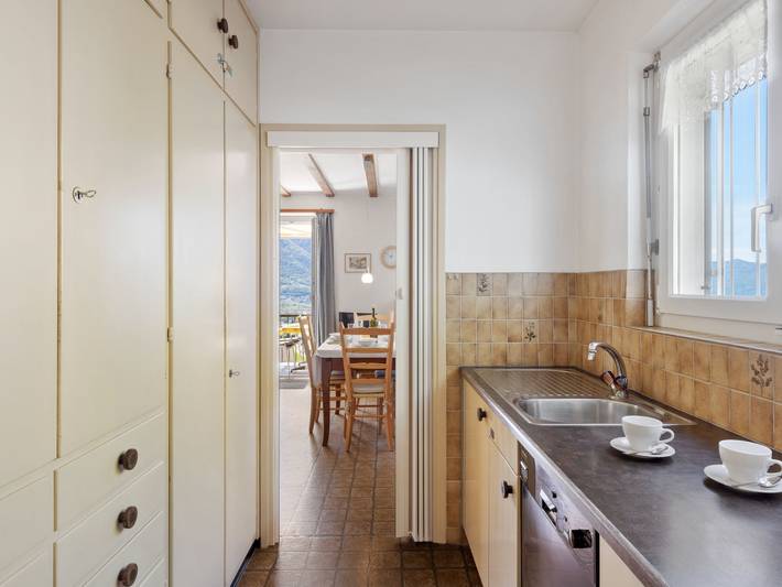 Ferienhaus für 4 Personen, mit Ausblick und Garten sowie Seeblick und Balkon in der Schweiz - 4