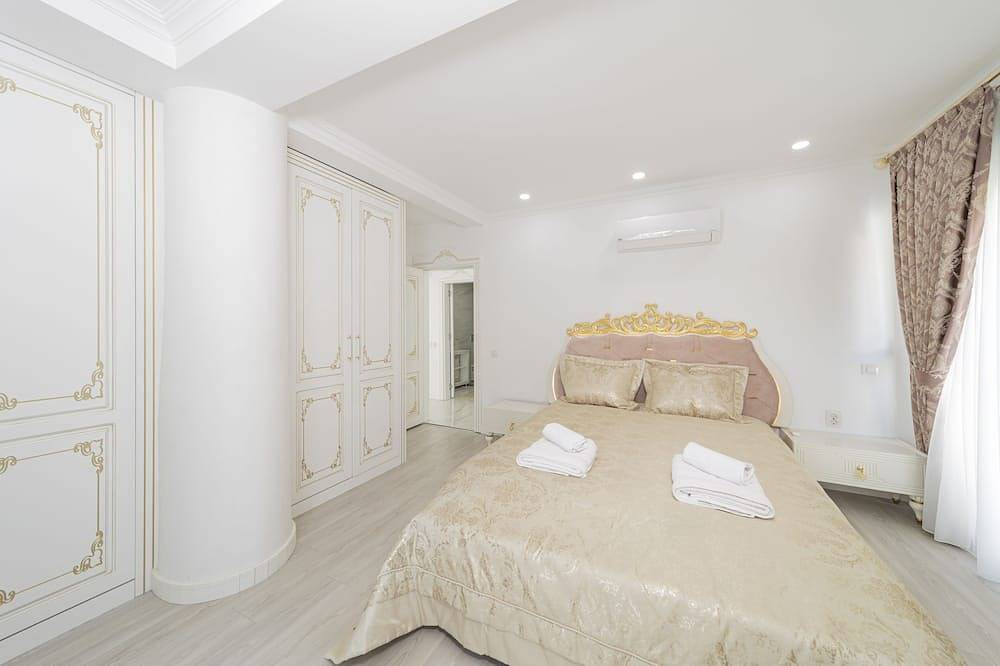 Brand New Villa, w/ Full Amenities  and swimming pool in Kemer, Antalya Province