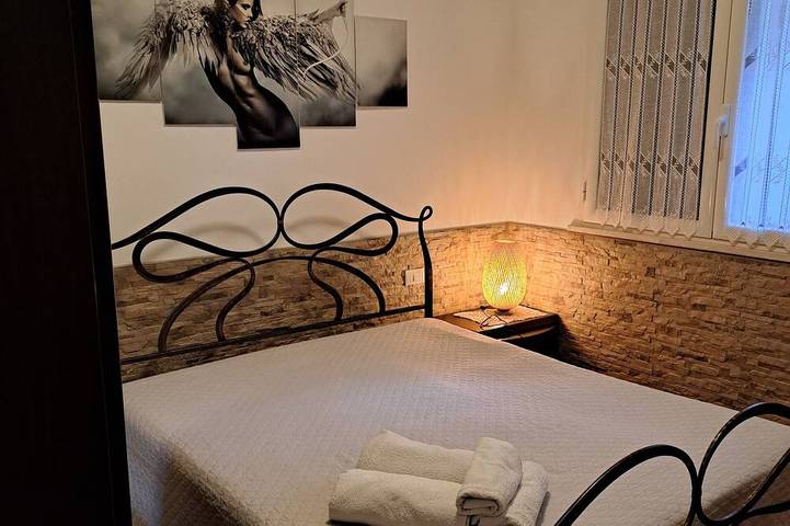 Apartamento entero, Artemide-Bonita casita con jardín junto a la piscina. in Policoro, Golfo de Tarento