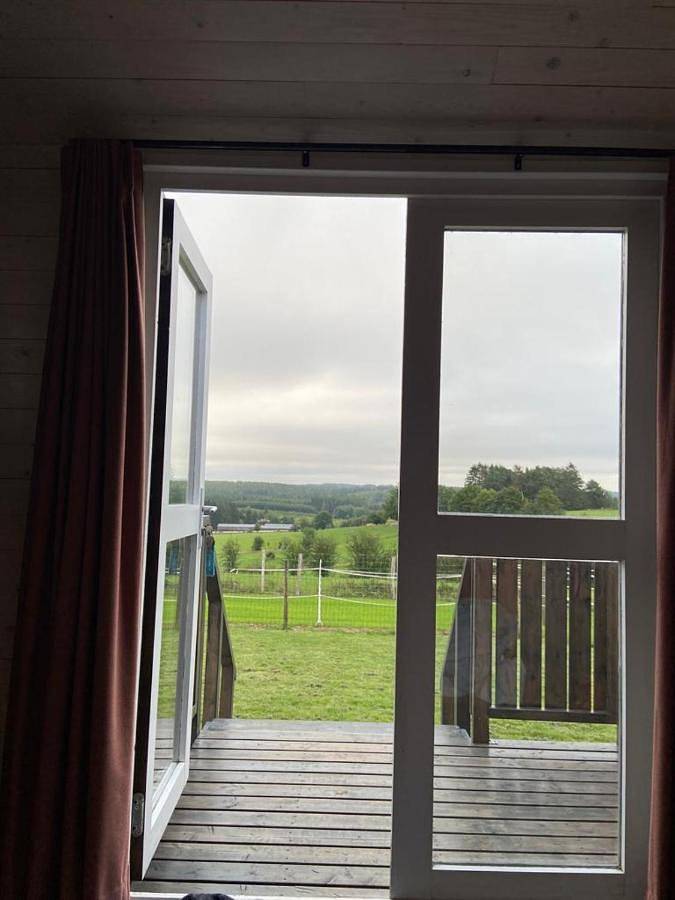 Location de vacances pour 2 personnes, avec terrasse ainsi que vue et jardin à Bièvre - 3