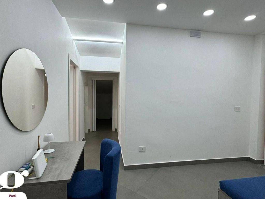 Ganze Wohnung, Penthouse by the sea with breathtaking view in Marina di Patti, Patti