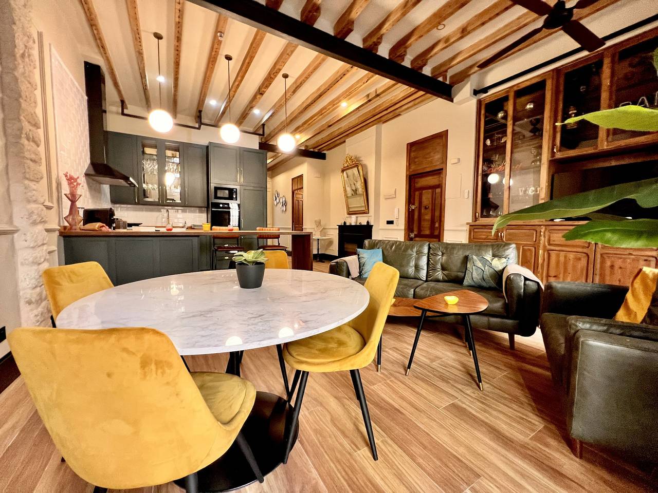 Ganze Wohnung, Ferienwohnung für 4 Personen mit Terrasse in El Barrio, Alicante