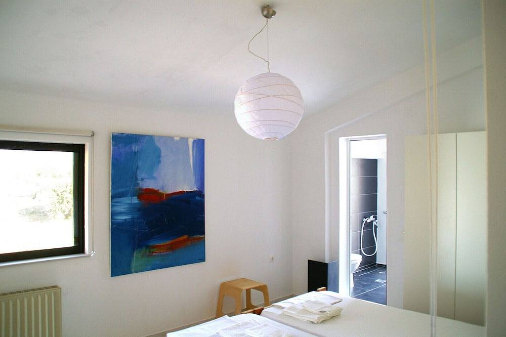Villa mit Meerblick, sehr große Terrasse, 90 min vom Flughafen Athen, Strandnähe in Euböa