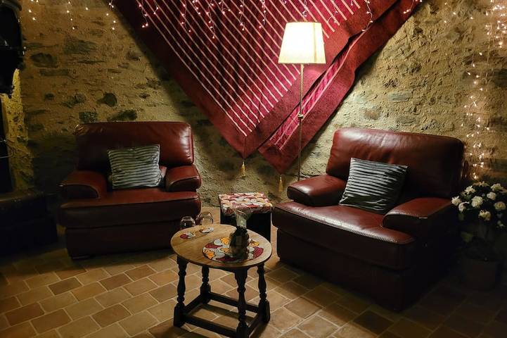 Gîte pour 2 personnes, avec Balcon et Jacuzzi ainsi que Jardin et Piscine à Grand-Vabre - 3