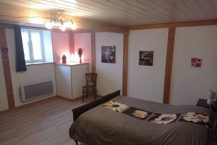 Gîte pour 4 personnes, avec jardin à Fougerolles - 2