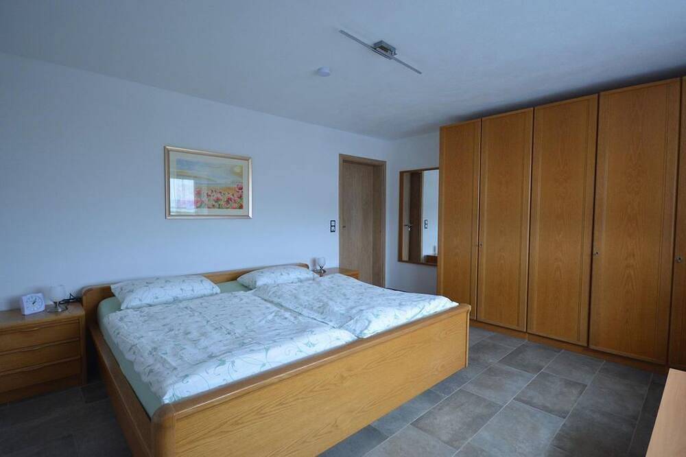 Ganze Wohnung, Ferienwohnung \"Jappi\" - Appartement/Fewo, Dusche, Wc, Nichtraucher in Klüsserath, Moseleifel